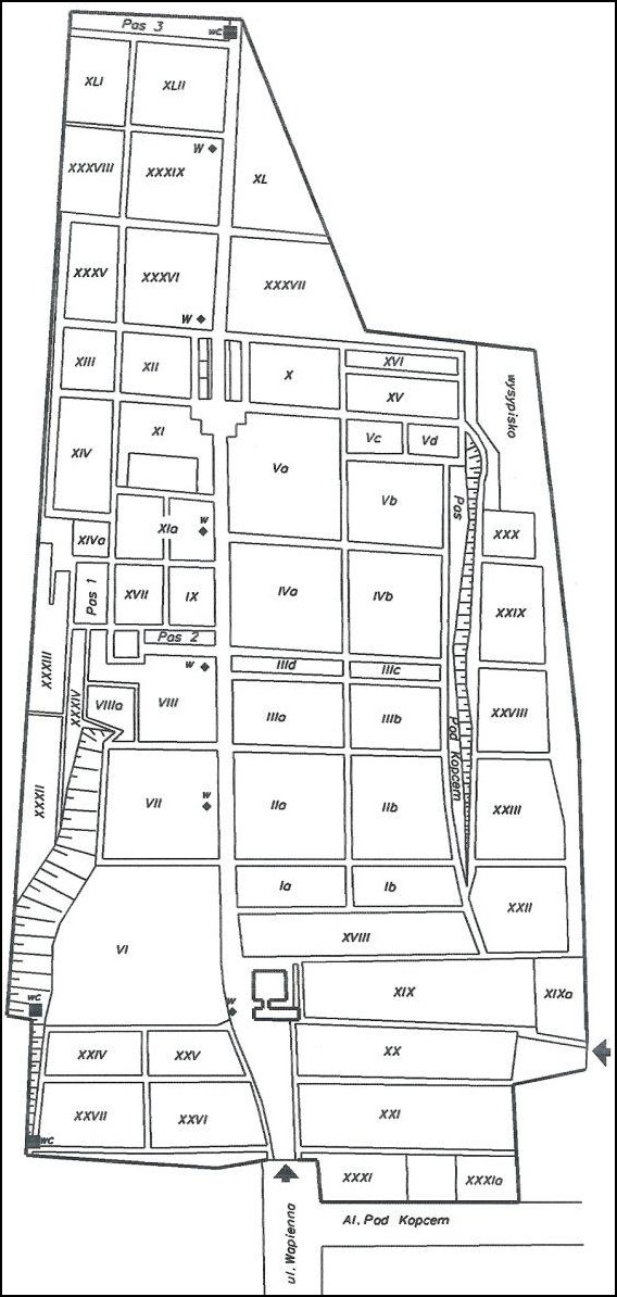 Plan cmentarza Podgórskiego; pomiędzy kwaterą VIII a pasem 2 znajduje się pomnik legionistów 1, 2 i 3 Brygady z I wojny światowej; kwatera XI - głaz upamiętniający żołnierzy austriackich pochowanych w latach 1914 - 1918